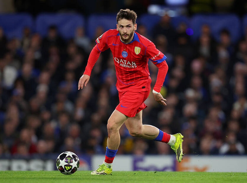 Кварацхелія зацікавив Арсенал, але у ПСЖ так само предметний інтерес