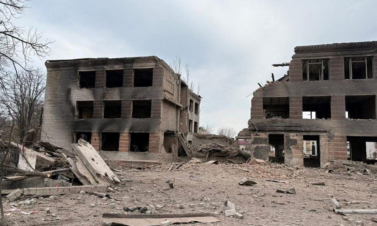 РФ ударила по Слов’янську: пошкоджено єдиний на Донеччині пологовий будинок