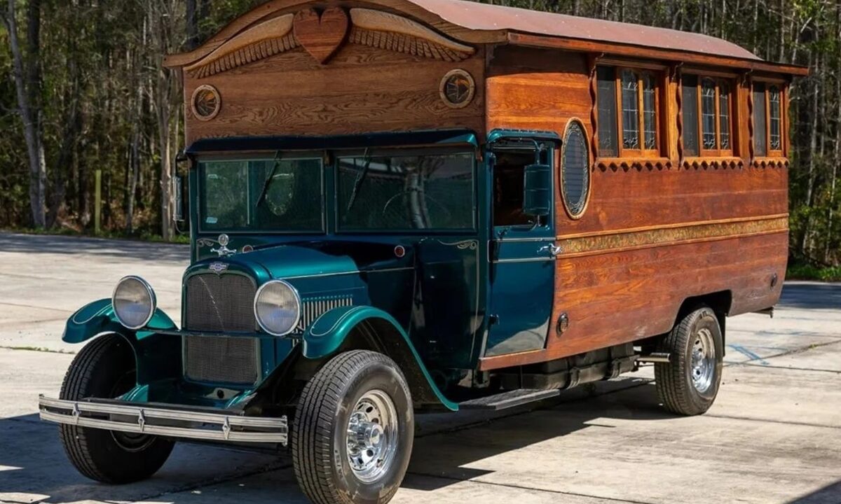 Один із найстаріших у світі: на аукціон виставили автодім 1928 року