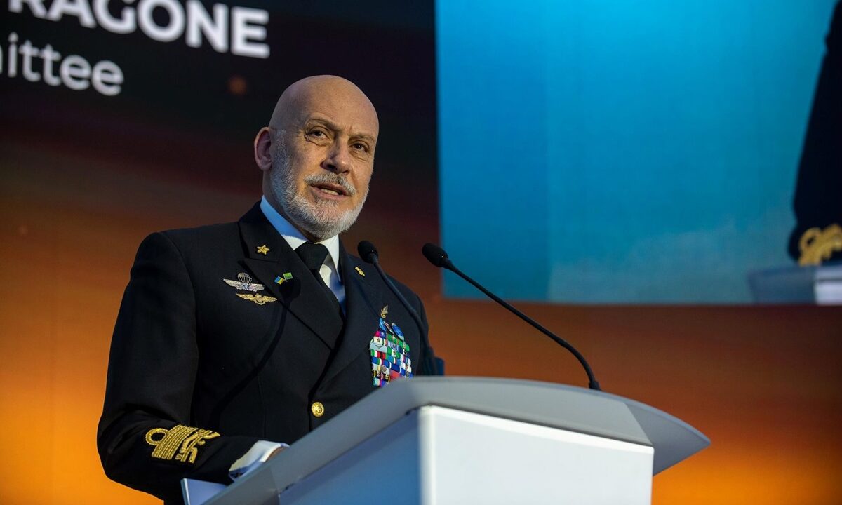 У НАТО заявили про “потік зброї” США для України