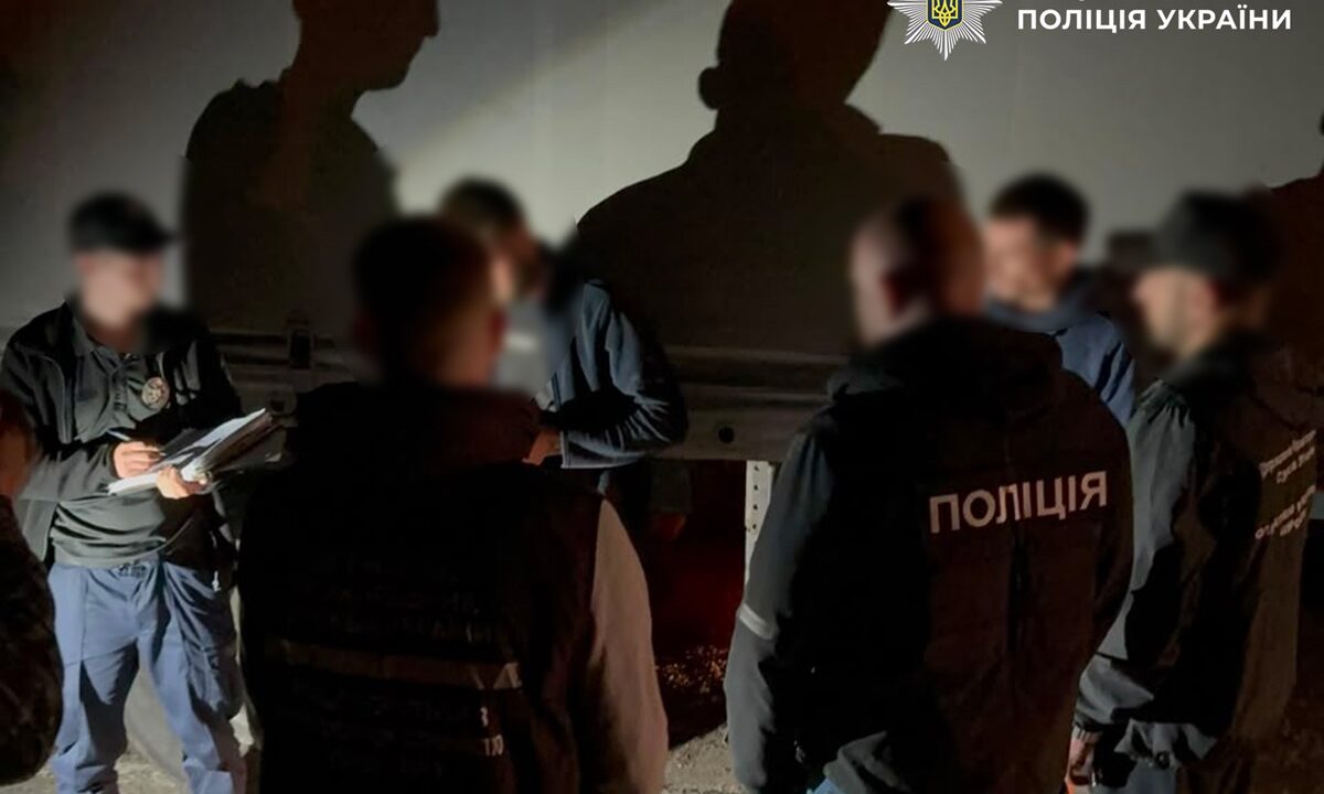 За $7500 у тайнику фури: на Одещині викрито канал перетину кордону